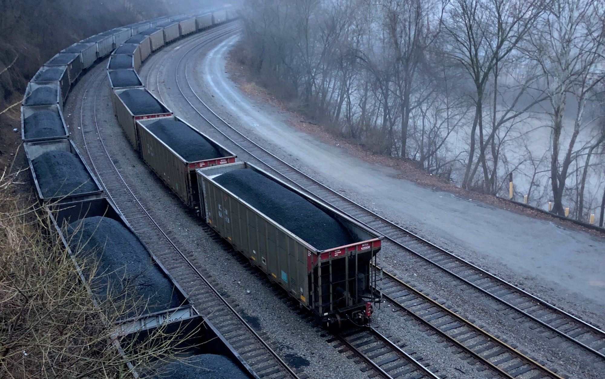 courier journal: Laid-off miners block train