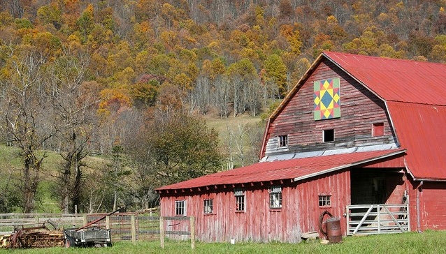 Quilt Squares Give Leaf Peeping a New Shape